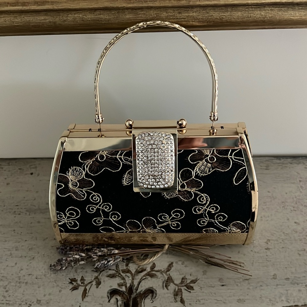 Adorable Lil’ Fancy Purse!  EUC